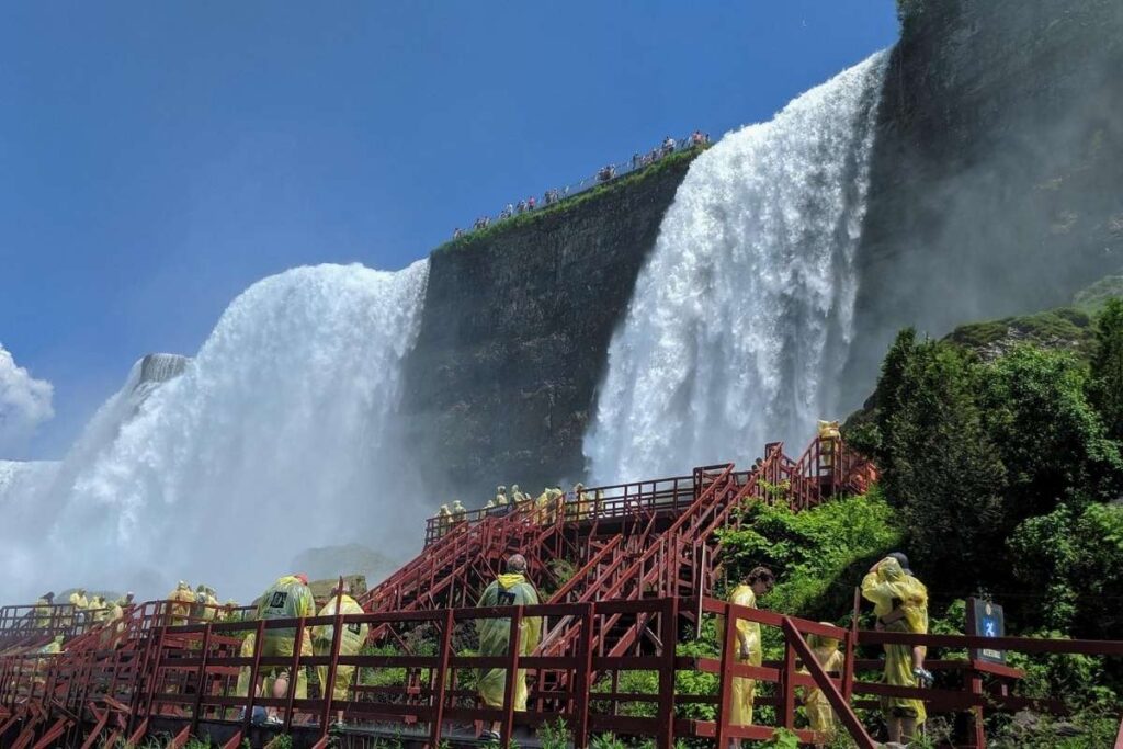 Niagara Falls Boat Tour Tickets: Prices, What to Expect and How to Book 2 Niagara Falls Tour: What You'Ll See