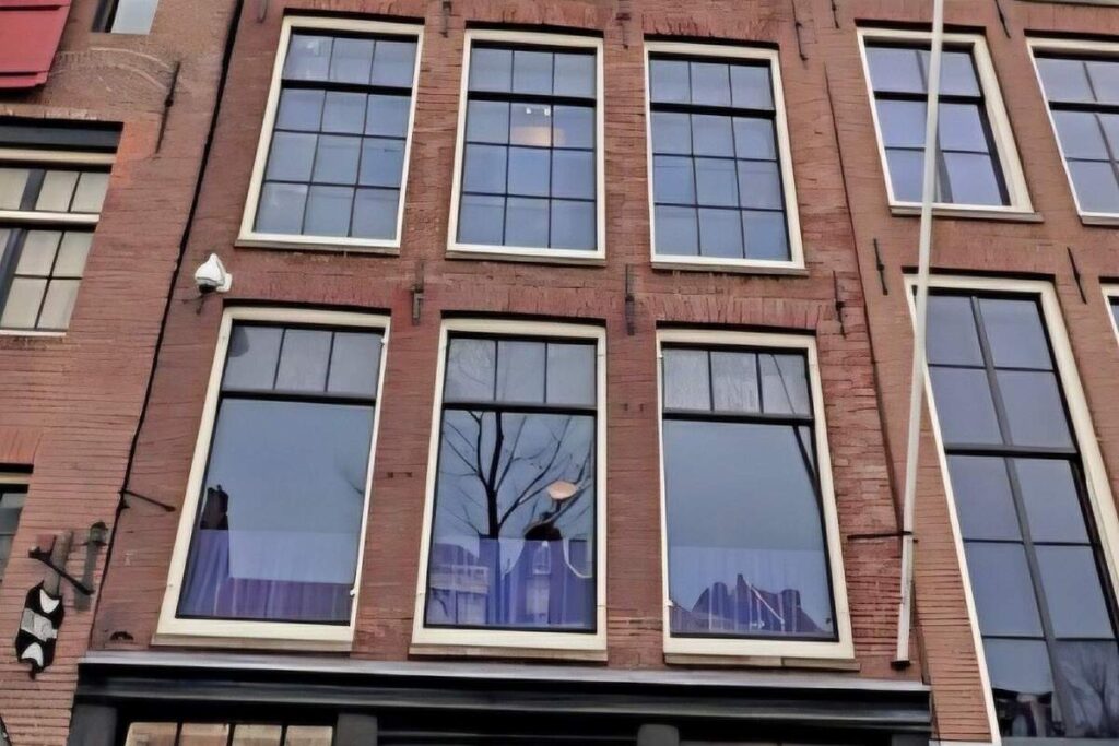 Last Minute Tickets for Anne Frank House: Prices, What to Know and How to Book 2 Important: How These Tickets Work