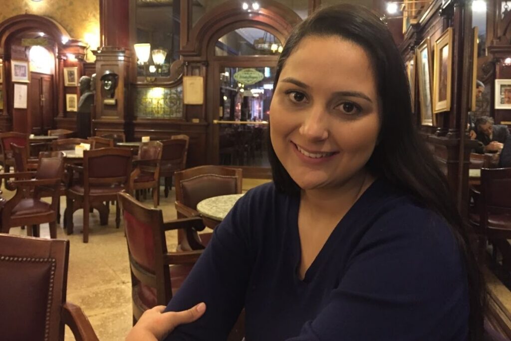 Bruna on the cafe tortoni