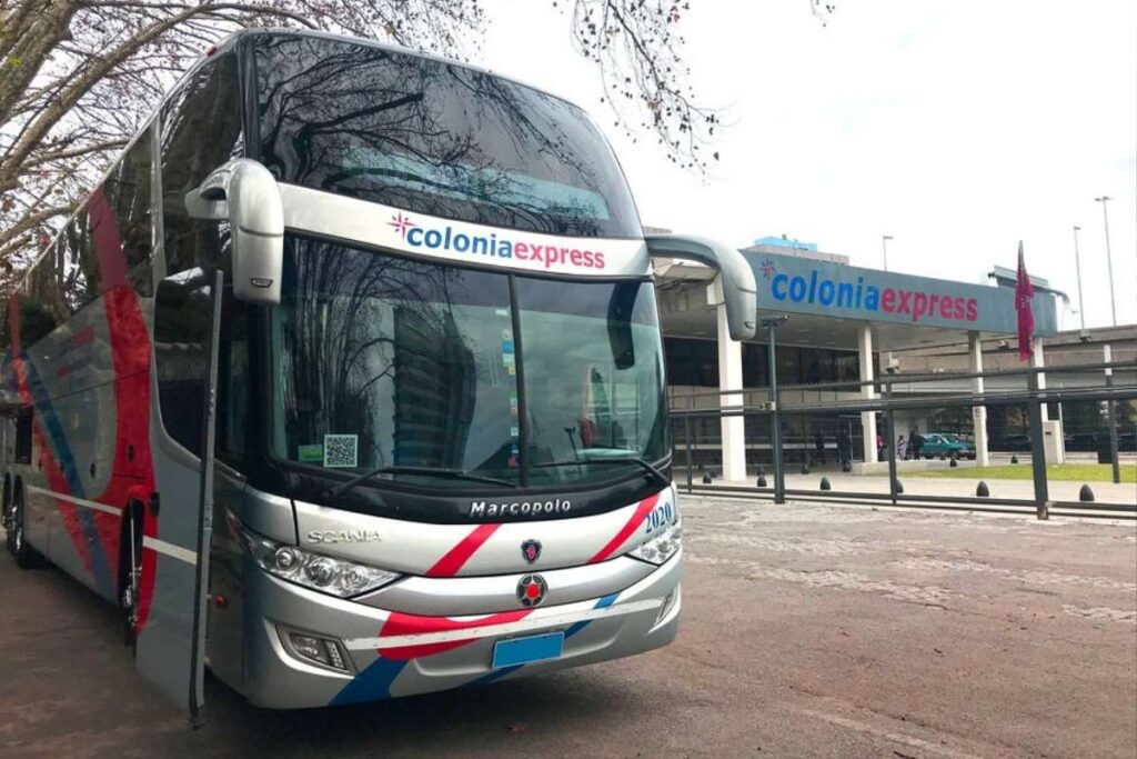 bus from montevideo to colonia