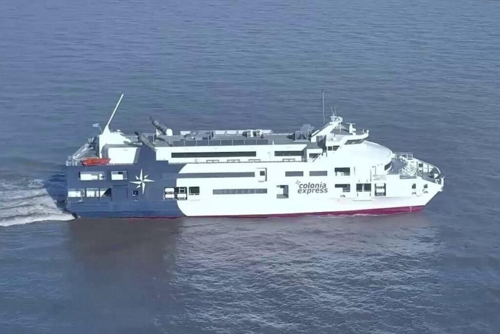 ferry from buenos aires to colonia del sacramento