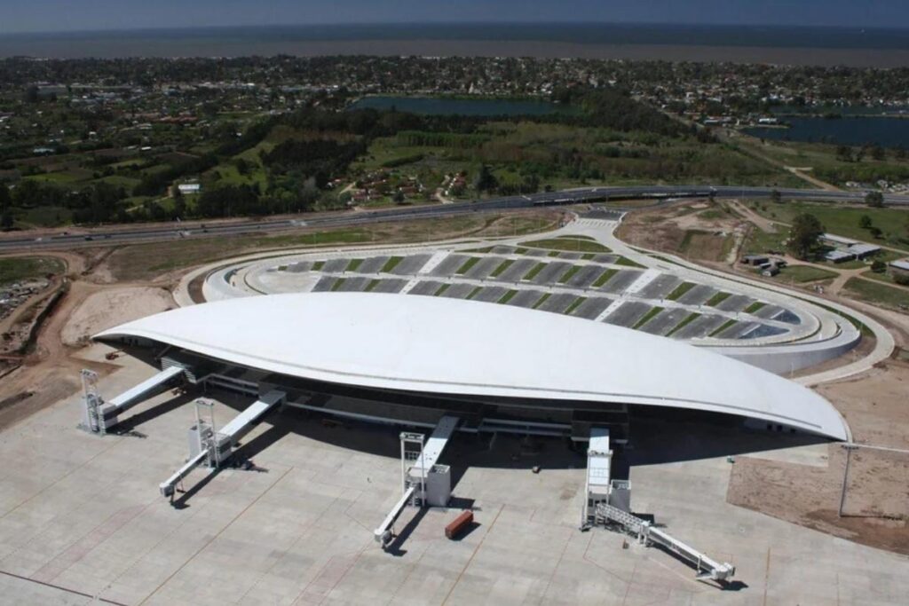 getting around montevideo carrasco international airport