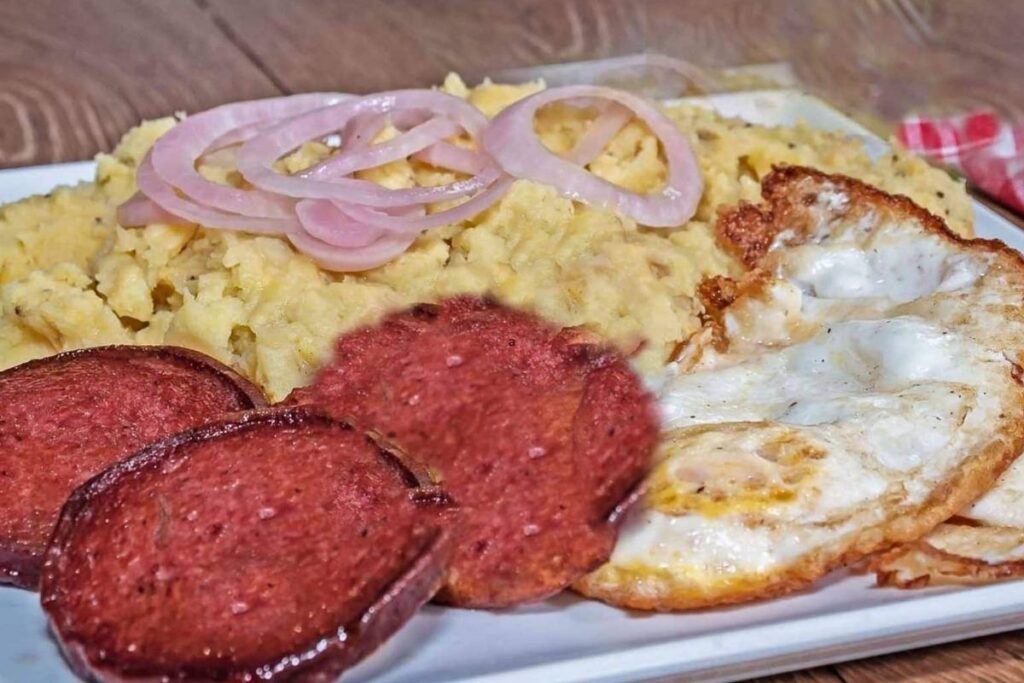 Mangú and Los Tres Golpes