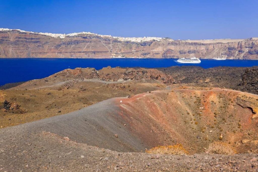 the volcano in santorini